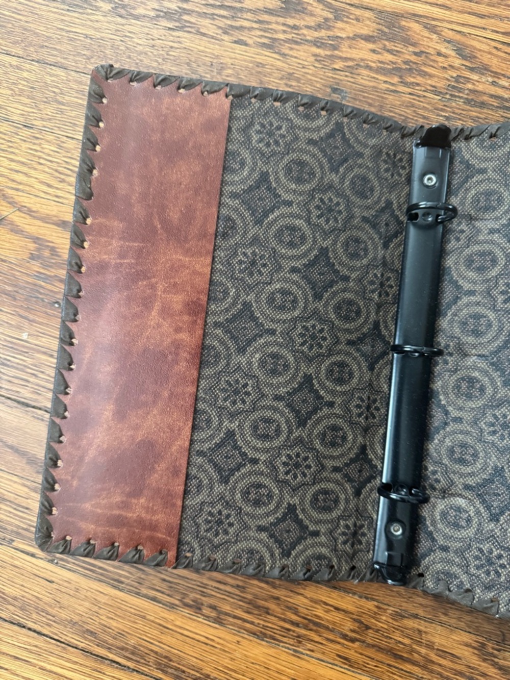 Italian Hand Tooled Lion in Shield leather Whip Stitched Edges journaled cover - Picture 5 of 9